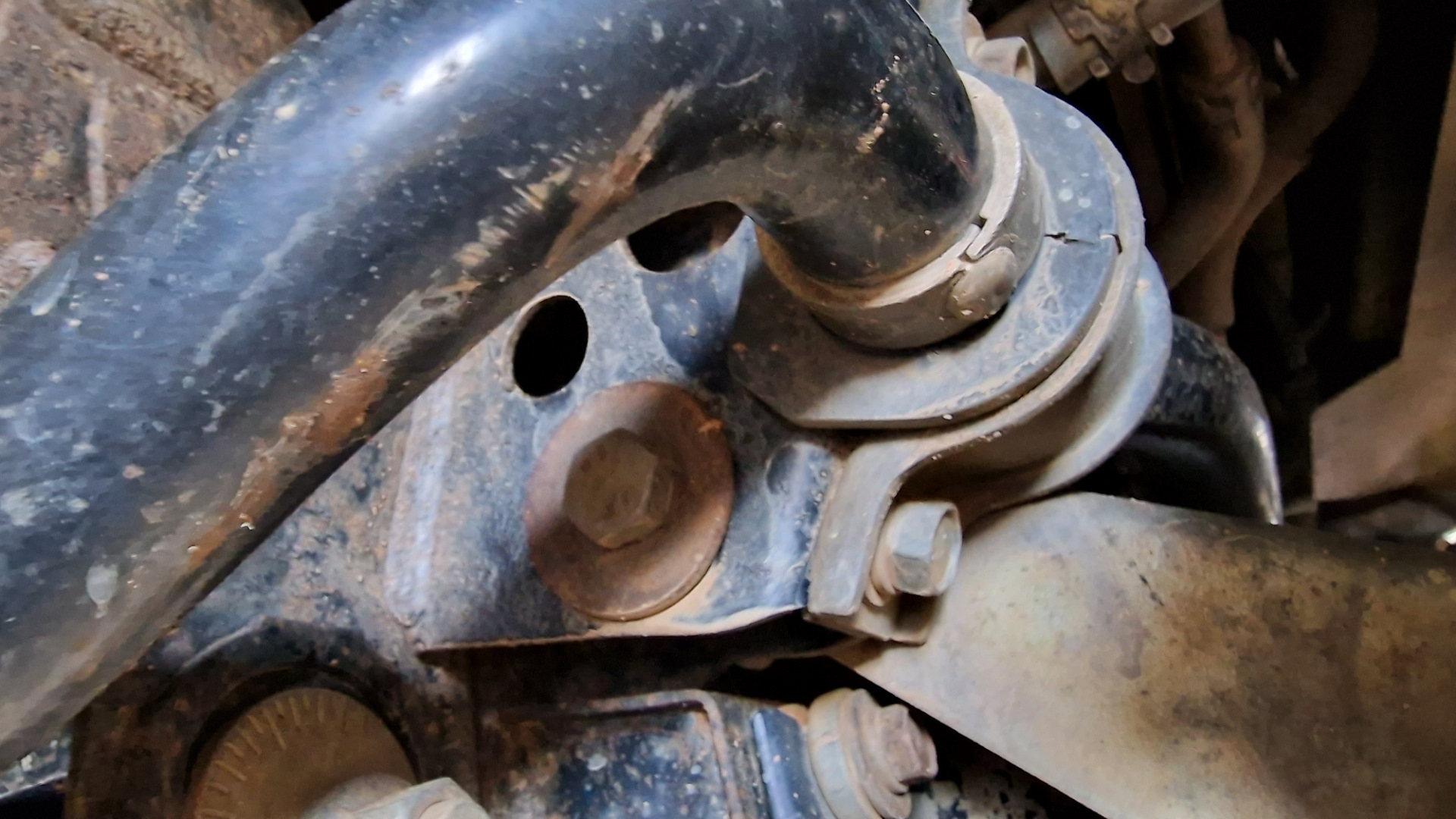 Пришло время менять стойки стабилизатора — Mitsubishi Pajero (4G), 3,2 ...