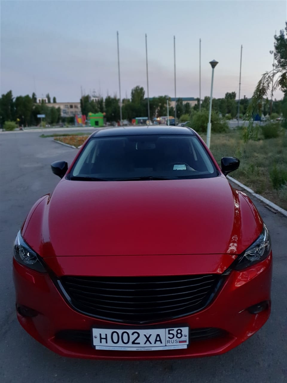 Mazda 6 красная с черным