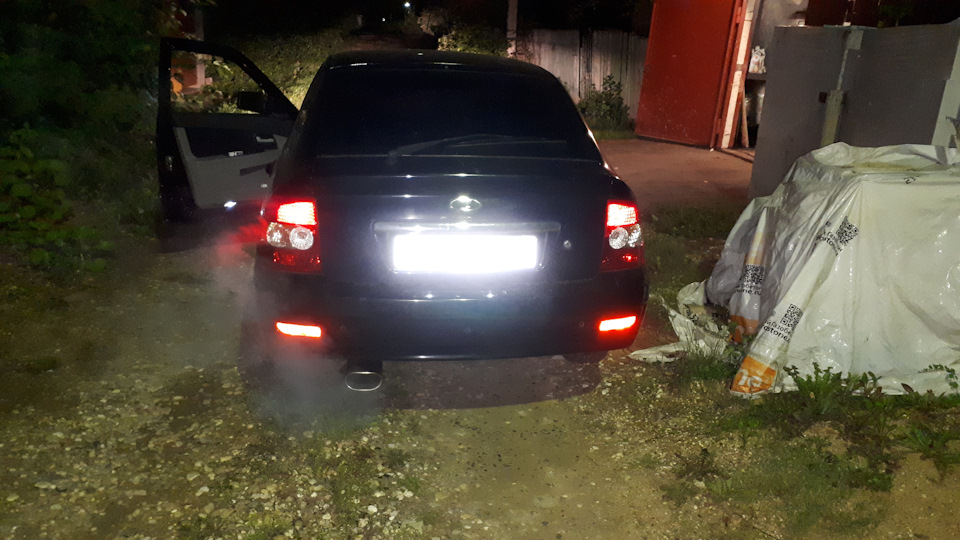 Замена старого вышедшего из строя глушителя — Lada Приора хэтчбек, 1,6 ...