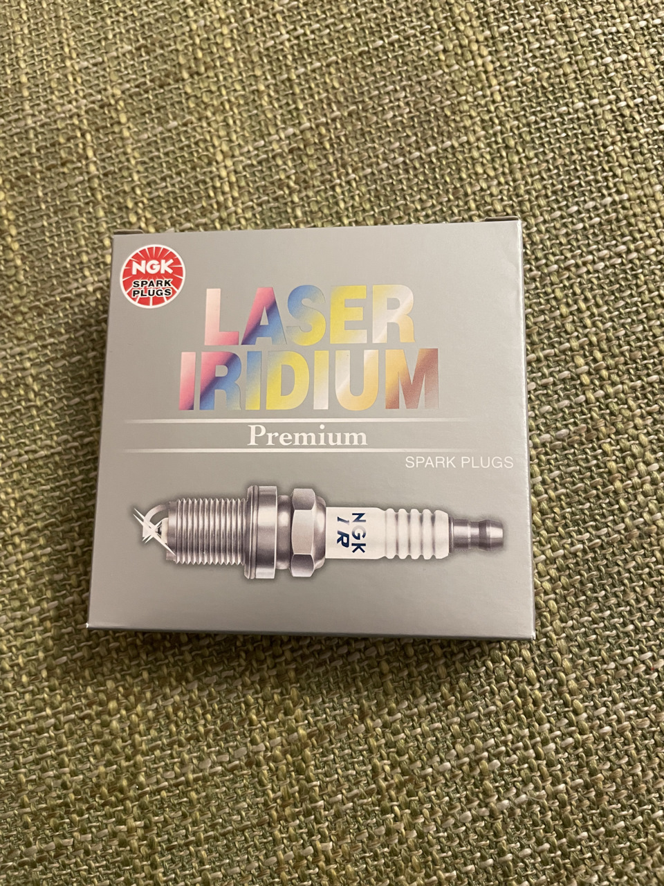 Свечи ниссан t 31 2. 22401jd01b. Свеча зажигания nissan 22401 ed815. 0 j10. Оригинальные свечи зажигания ниссан.