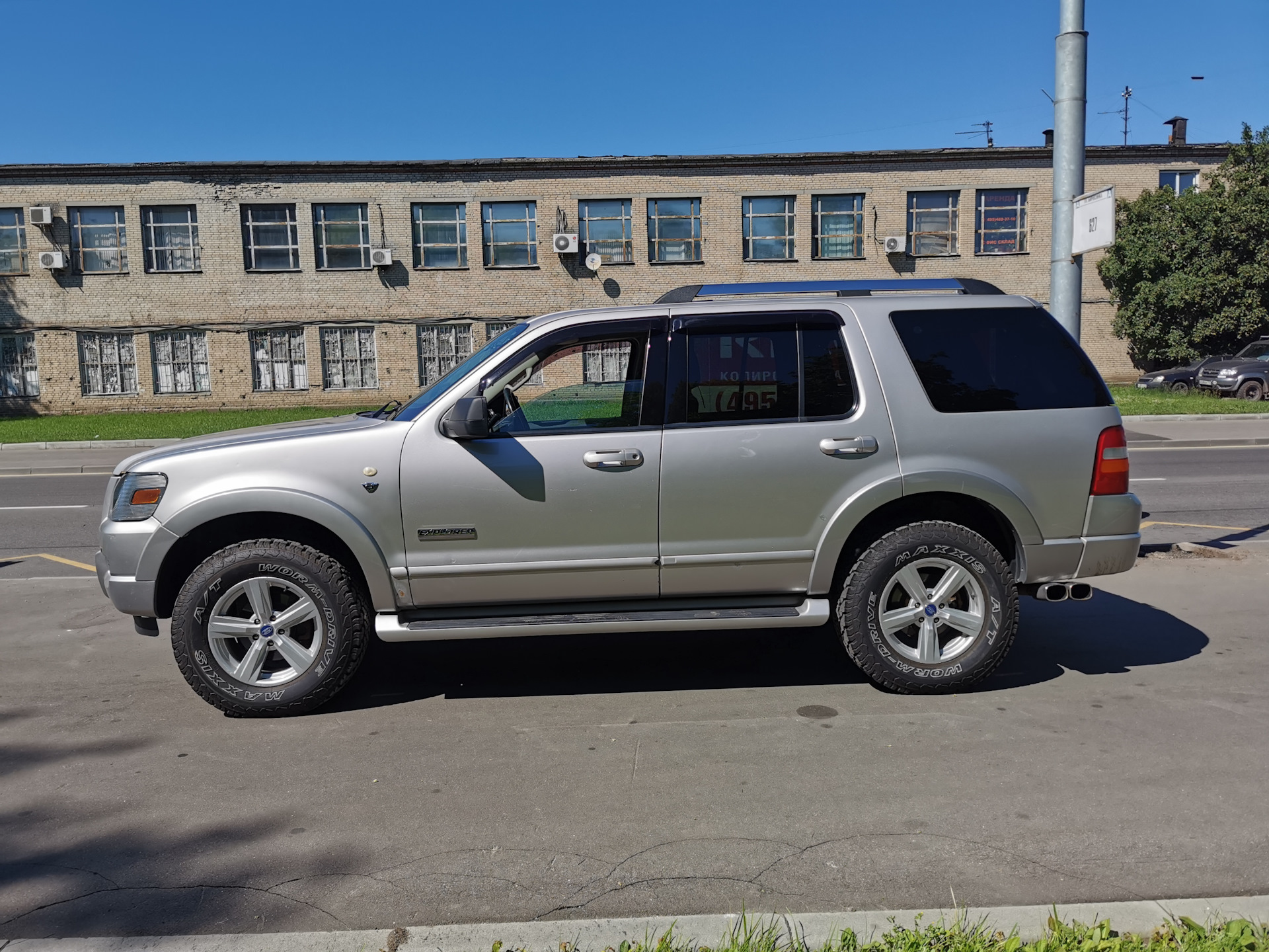 Стекло ford explorer. Форд эксплорер 4 поколения на раме. Форд эксплорер 4 жидкости. Форд Explorer в Раптор. Форд эксплорер на резине АТ