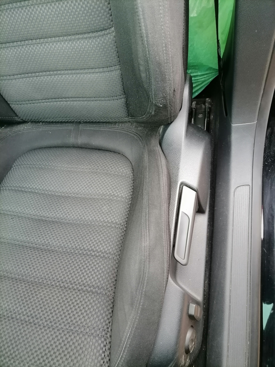 Ремонт боковины сиденья — Volkswagen Passat B6, 2 л, 2008 года | своими руками | DRIVE2