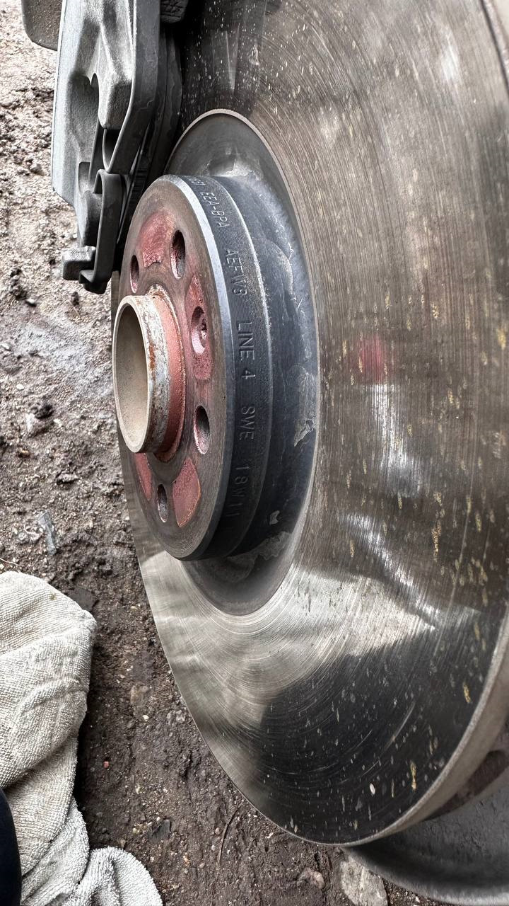 #3. Похоже перегрел тормозные диски — Volvo XC60 (2G), 2 л, 2018 года ...