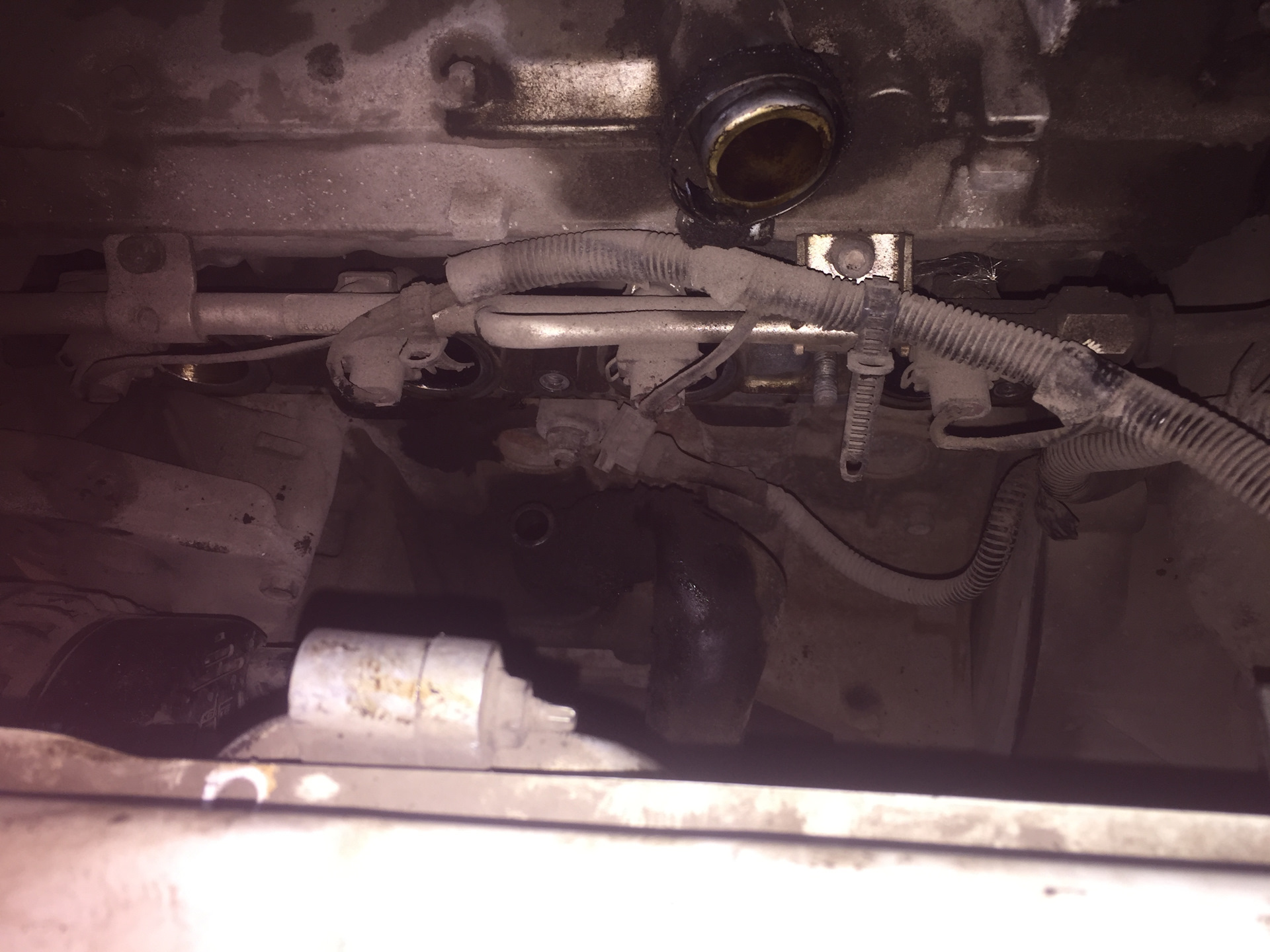 низкие обороты холостого хода на прогретом. плавают обороты на холодном двигателе приора. электронной дроссельной заслонки калина 8 клапанов плавают обороты. плавают обороты на холодном двигателе приора. гуляют обороты заслонка.