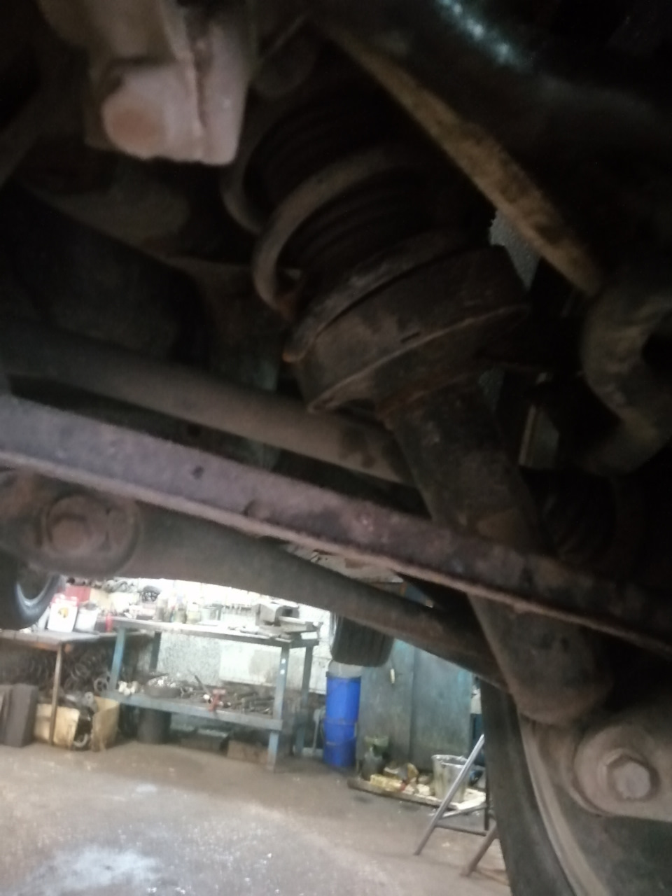 Лопнула задняя пружина — замена. — Volkswagen Touareg (2G), 3 л, 2012 ...