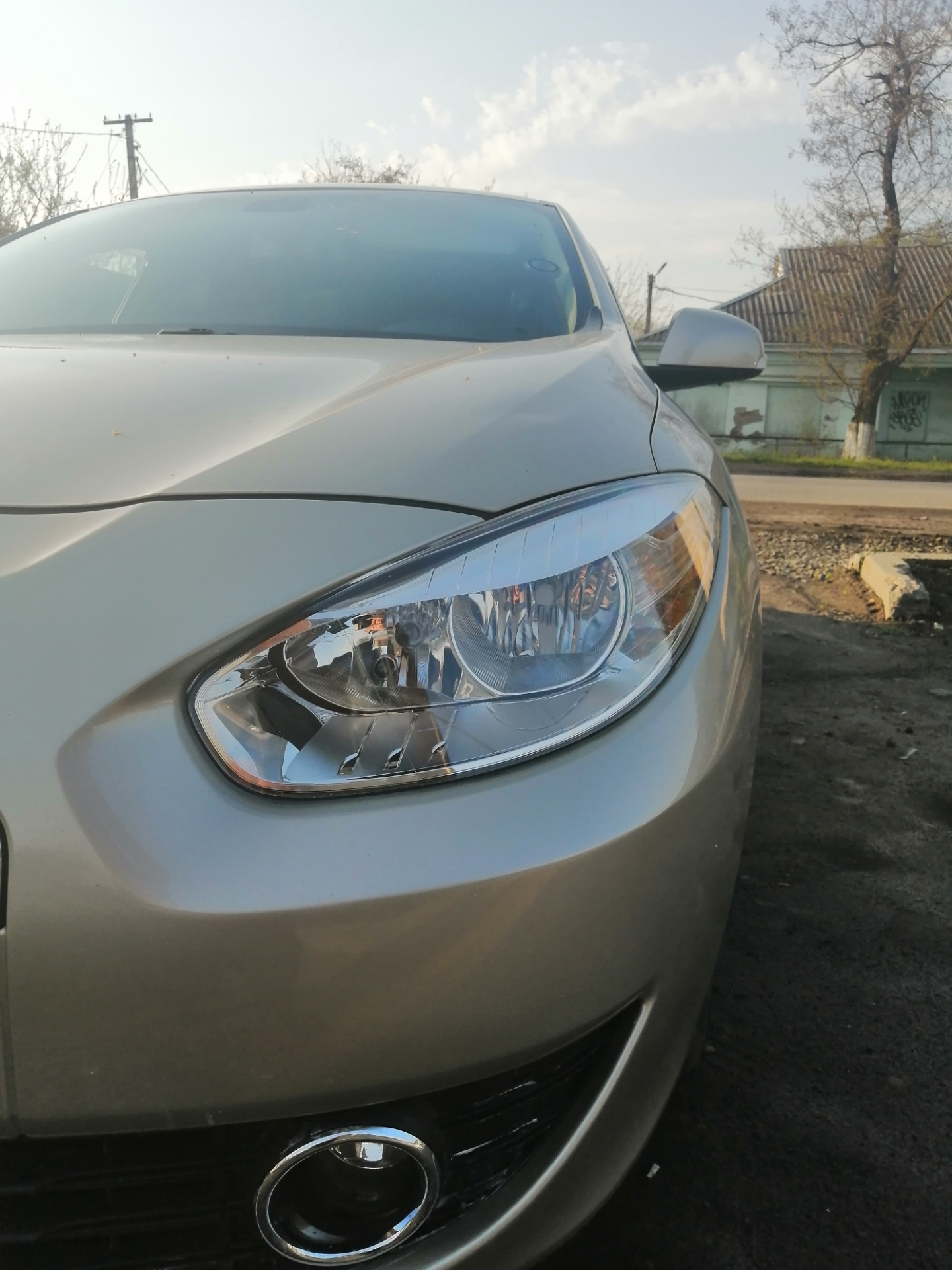 Химическая полировка фар — Renault Fluence, 1,6 л, 2012 года | визит на ...
