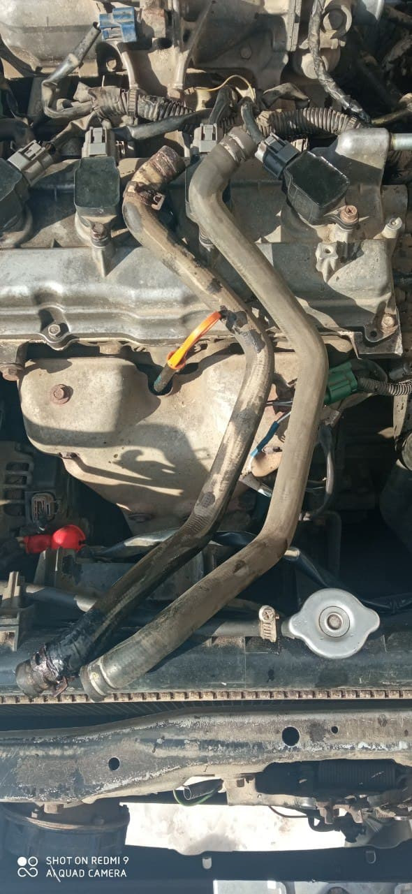 Слева мой, справа с разборки — Nissan Almera II (N16)