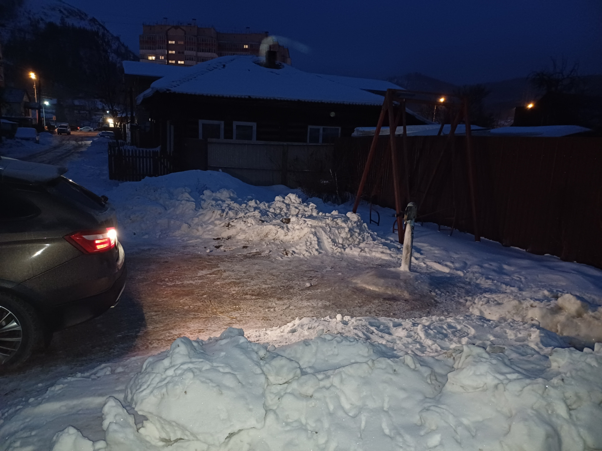 занос автомобиля на повороте. ориентиры для парковки задним ходом. автоматическая парковка автомобиля bmw x3. параллельная парковка задним ходом ориентиры. задний ход авто.