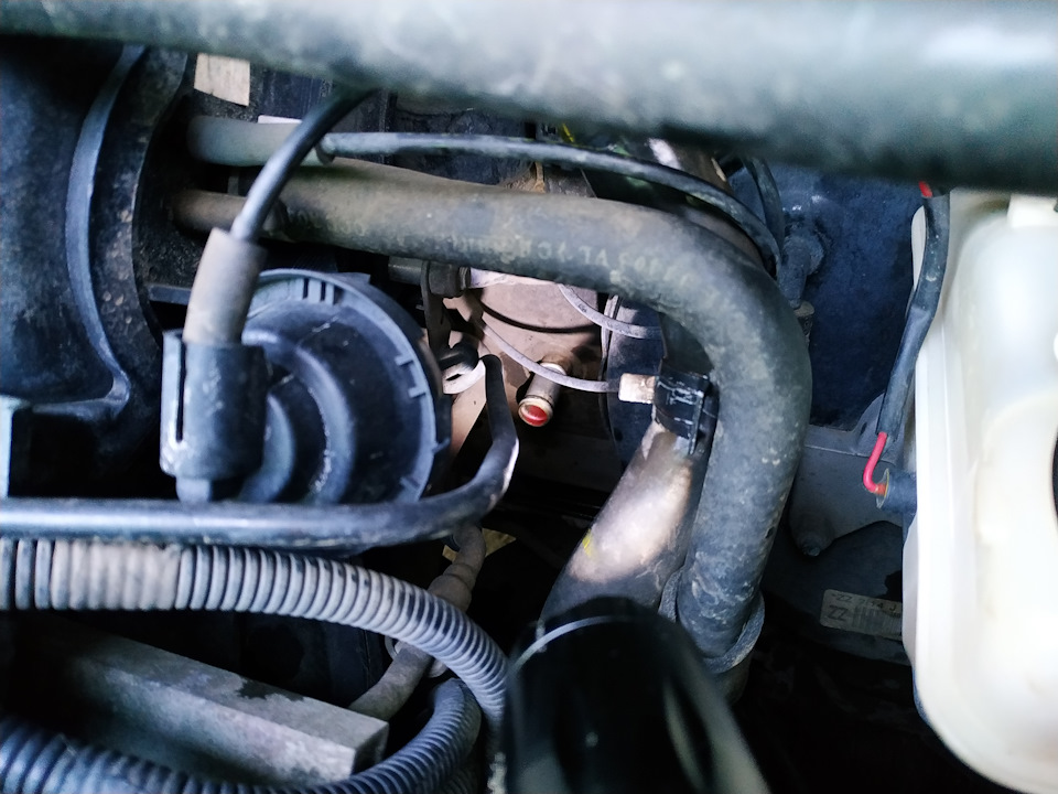 Вздутый патрубок печки. — Chevrolet Aveo Sedan (1G), 1,4 л, 2007 года ...