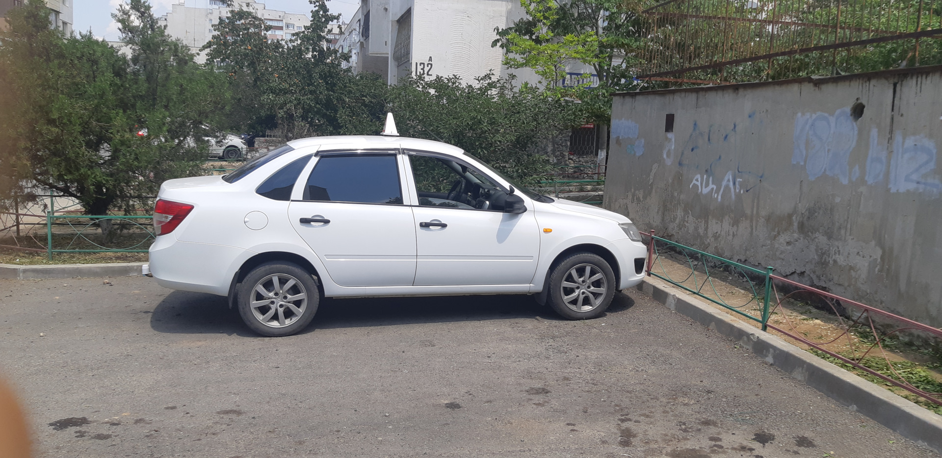 Штатные люксовые колеса — Lada Гранта (1G), 1,5 л, 2015 года | колёсные ...