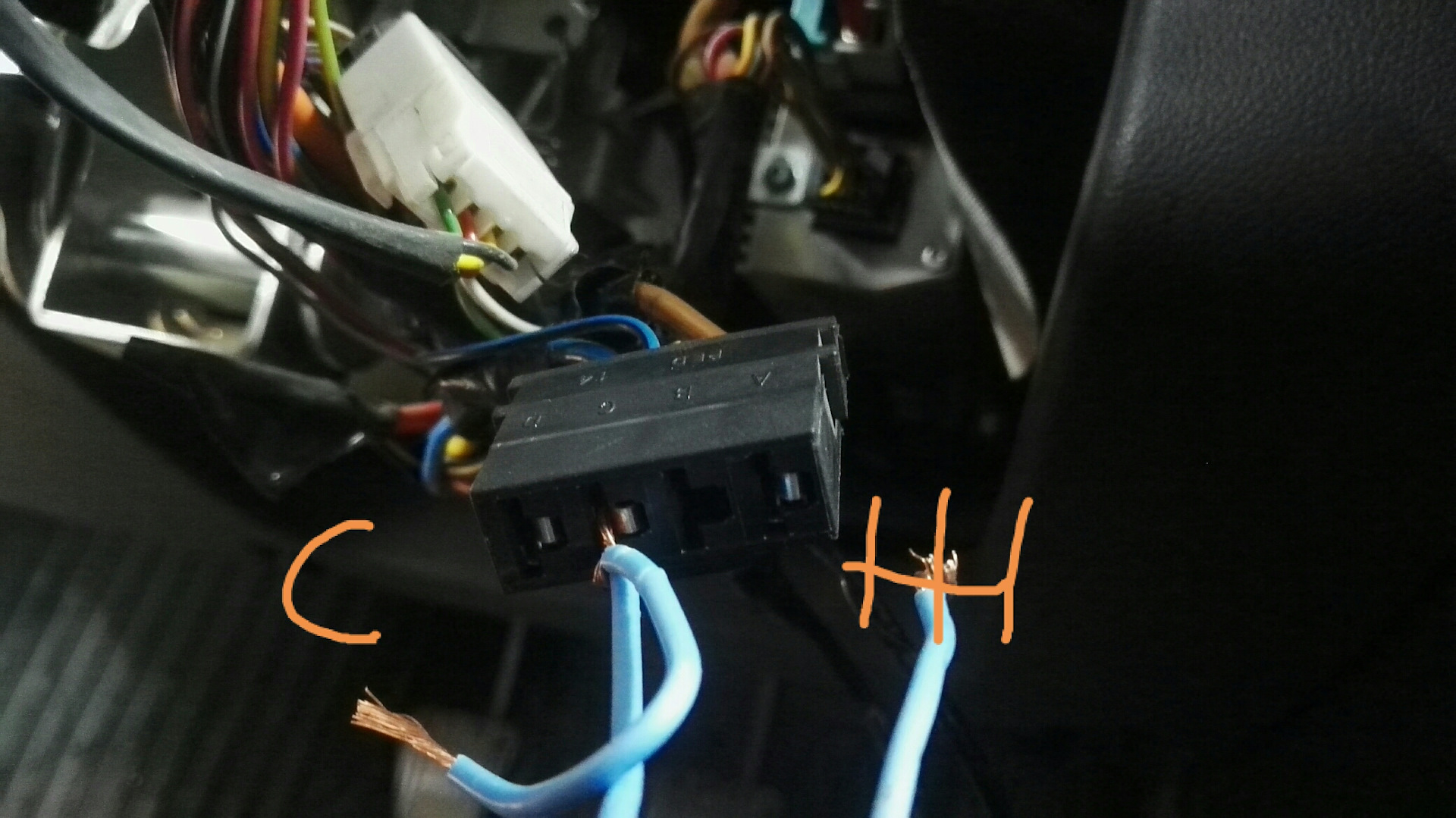 Заклинил замок зажигания — Lada Приора хэтчбек, 1,6 л, 2012 года ...