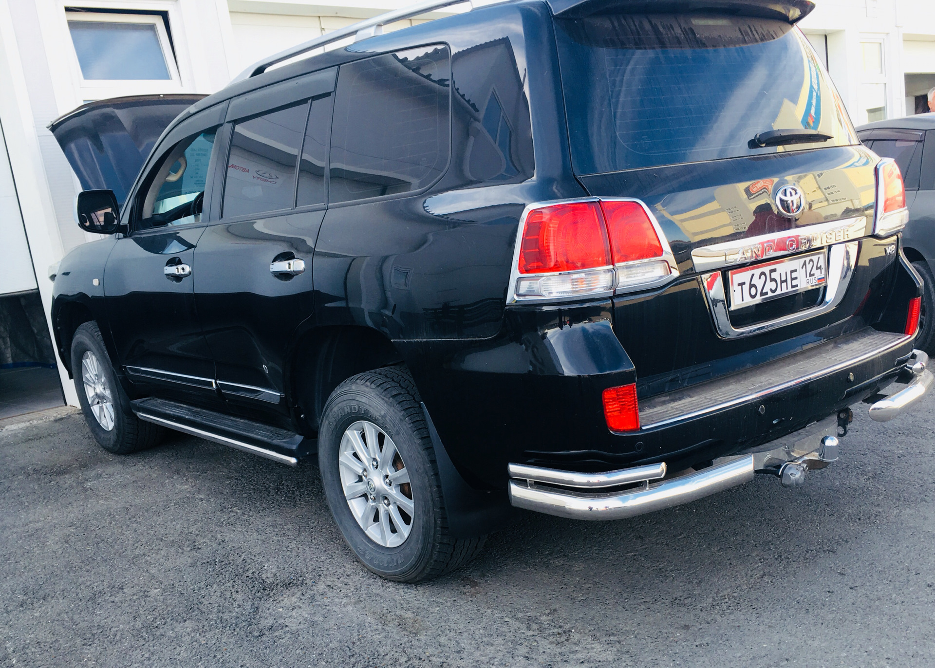 Тойота в улан удэ. Toyota Kluger l 2003. Тойота Клюгер черная 2003.