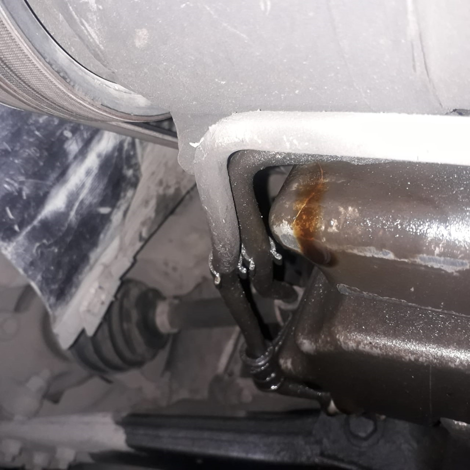 Пробил поддон картера — Volvo V50, 2,4 л, 2008 года | поломка | DRIVE2