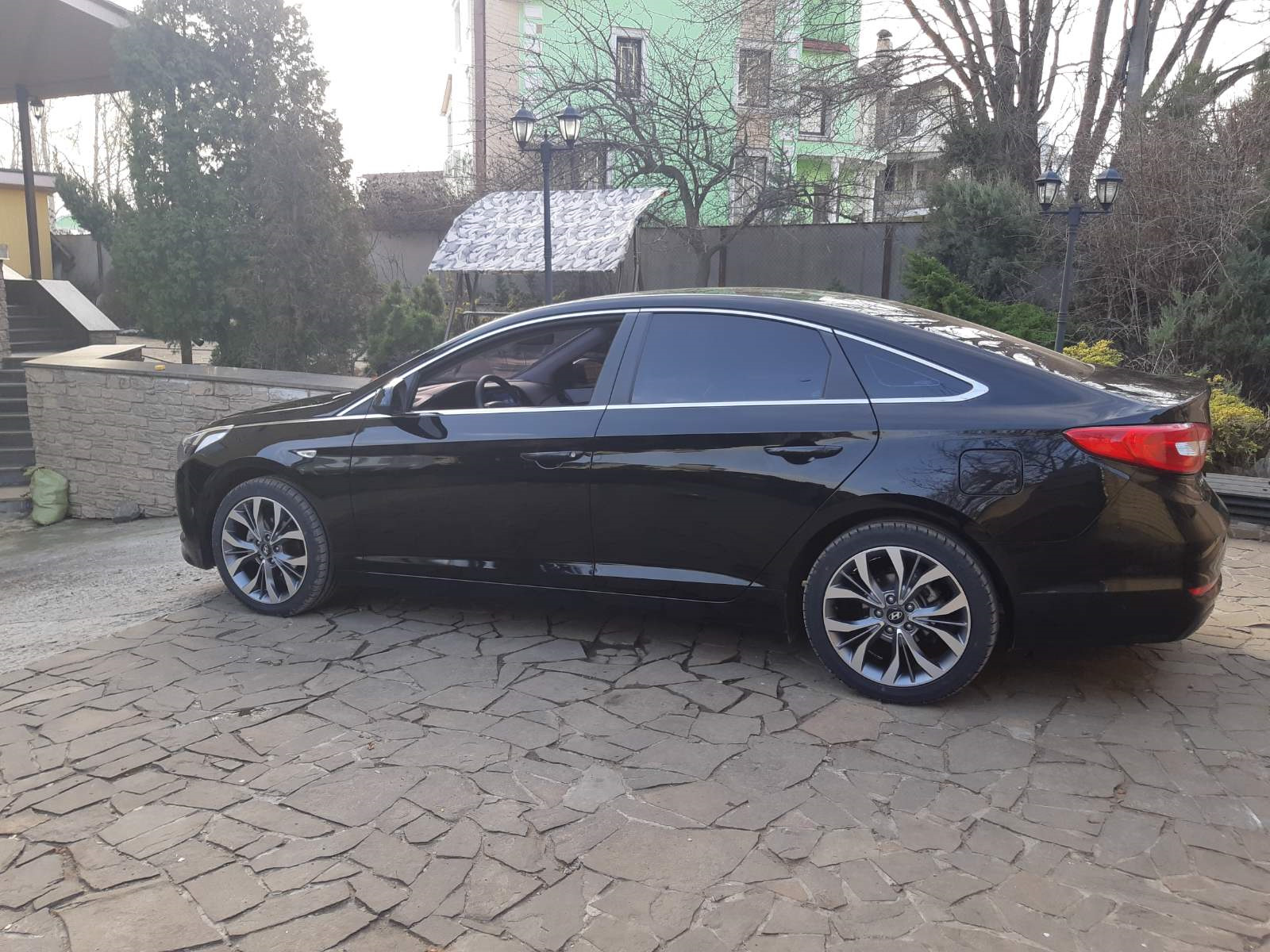 Диски соната. Hyundai Sonata r18. Sonata 7 r18. Соната 7 на 18 дисках. Соната на r18.