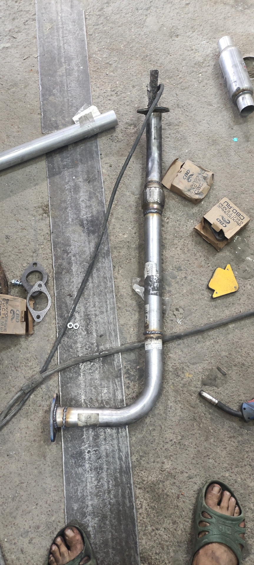 Бу бу бу. Сварка глушителя — Isuzu Trooper (1G), 2,8 л, 1988 года ...