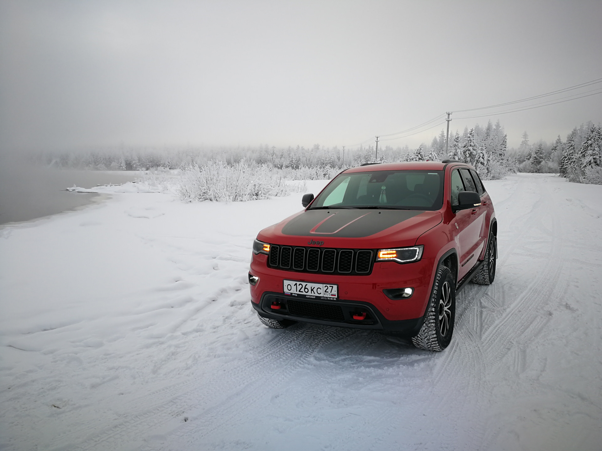 Зимний внедорожник. Jeep Grand Cherokee wk2 Trailhawk. Джип Гранд Чероки зима.