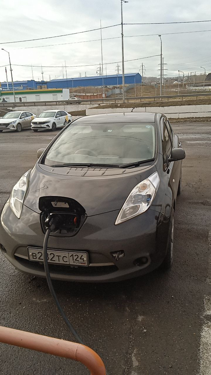 Перегон домой 500 км — Nissan Leaf (1G), 2011 года | путешествие | DRIVE2