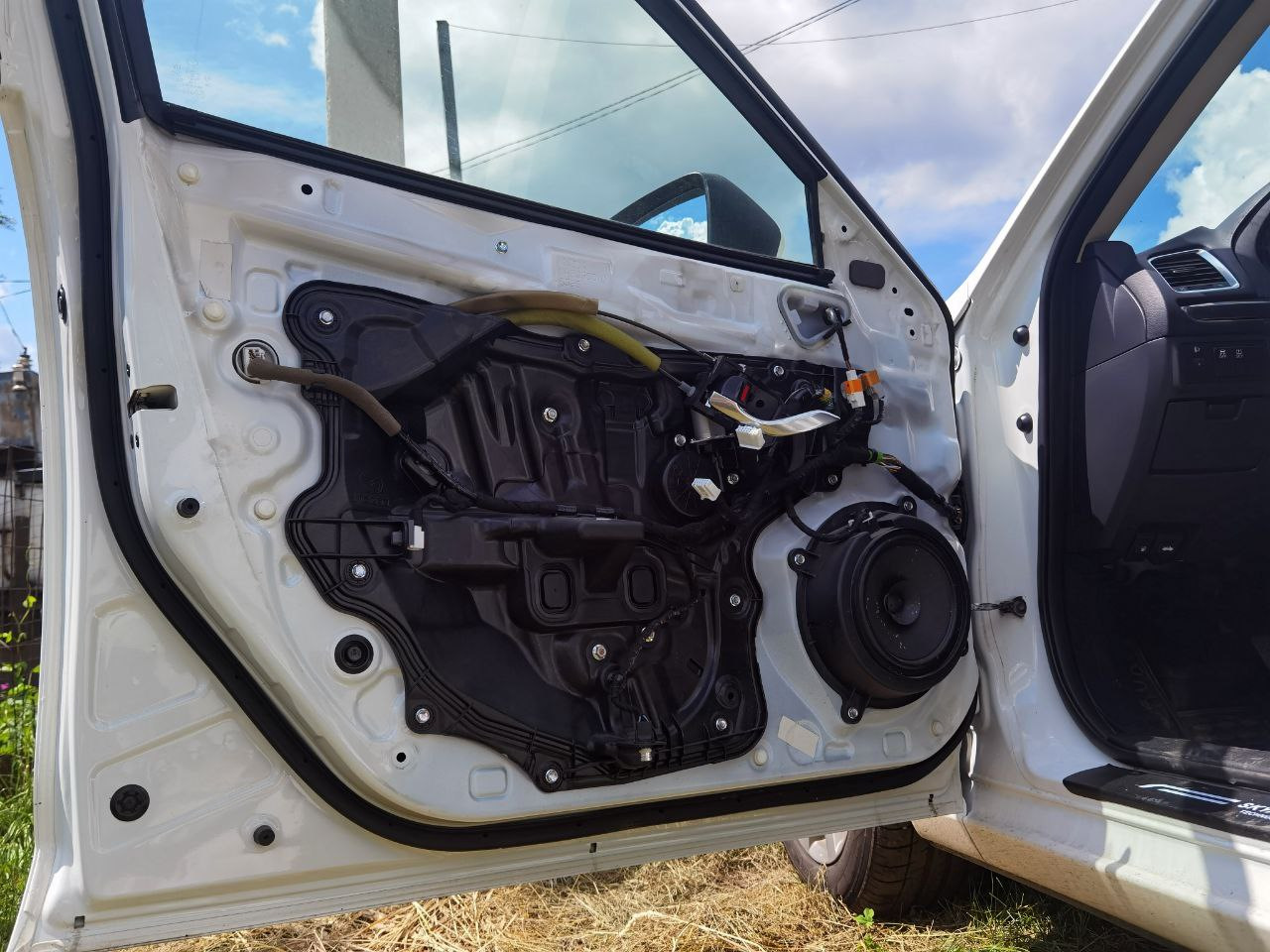 Замена ограничителя водительской двери — Mazda 6 (3G) GJ, 2 л, 2014 ...