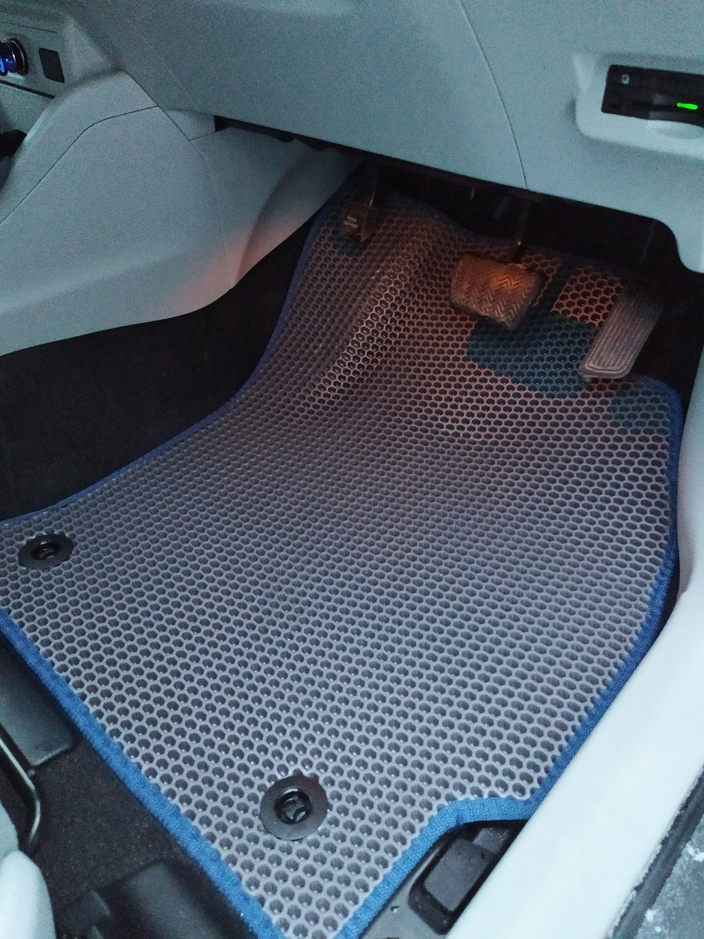 Prius коврики. Prius коврики. Prius коврики. Prius коврики. Резиновые коврики для тойота приус 30.
