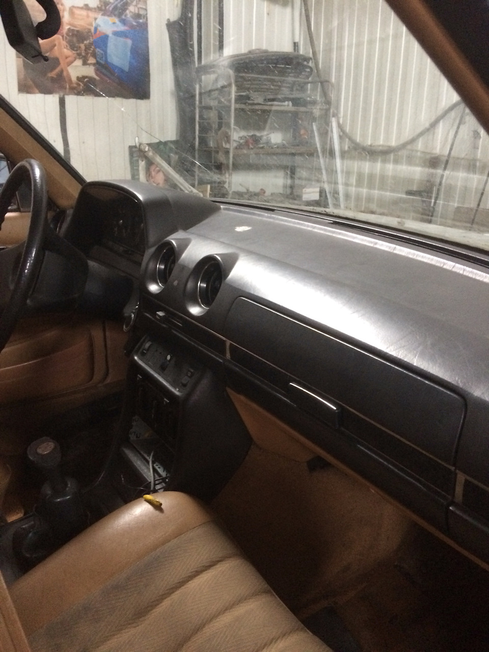 Освобождаю бокс)) — Mercedes-Benz W123, 2 л., 1977 года | запчасти | DRIVE2