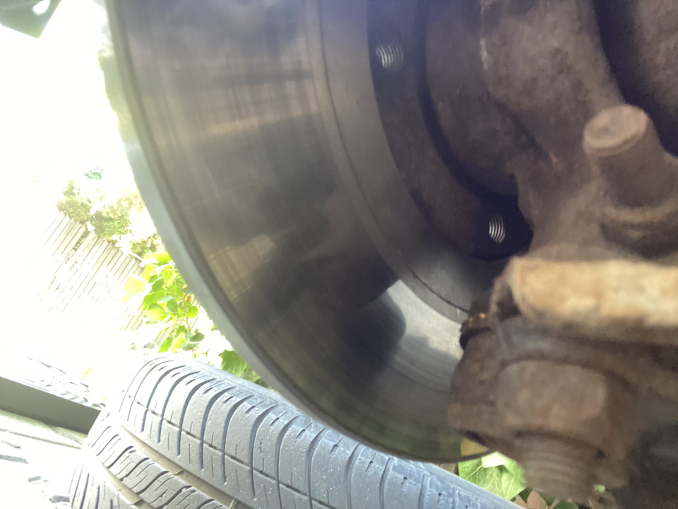 Не равномерная притирка тормозных колодок — Citroen C2, 1,4 л, 2004 ...