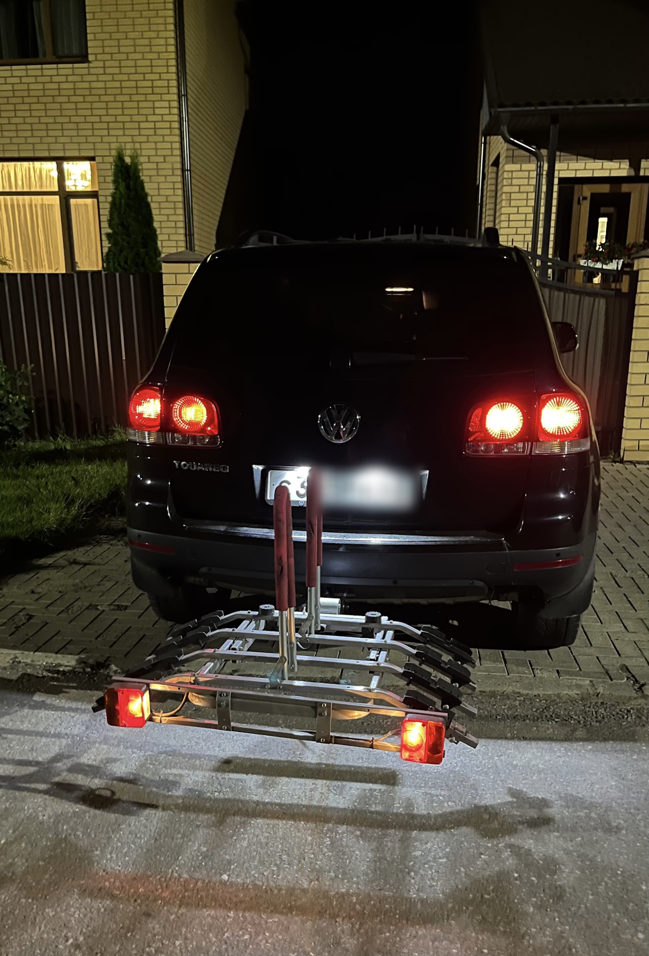 Установка фаркопа от фаркоп.ру — Volkswagen Touareg (1G), 2,5 л, 2008 ...