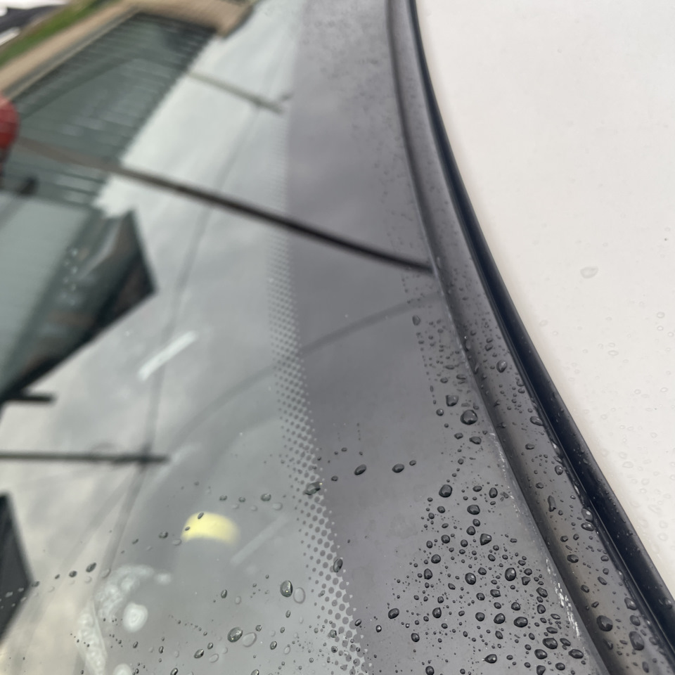 Водительскую сторону трёт на ура) Прям по самый край лобового! — Lada Приора седан