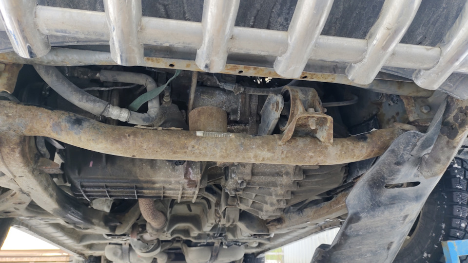 Открывается вид на термостат. Я бы сказал это самая неудобная замена за весь мой стаж вождения — SsangYong Actyon (2G)