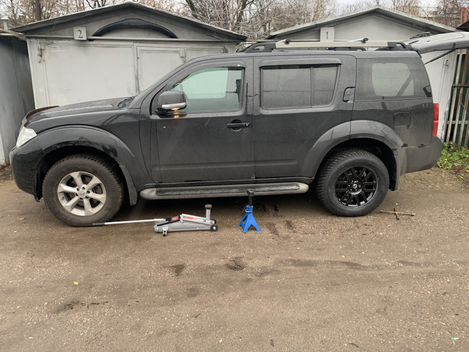 Смена колёс) — Nissan Pathfinder (3G), 2,5 л, 2010 года | колёсные ...