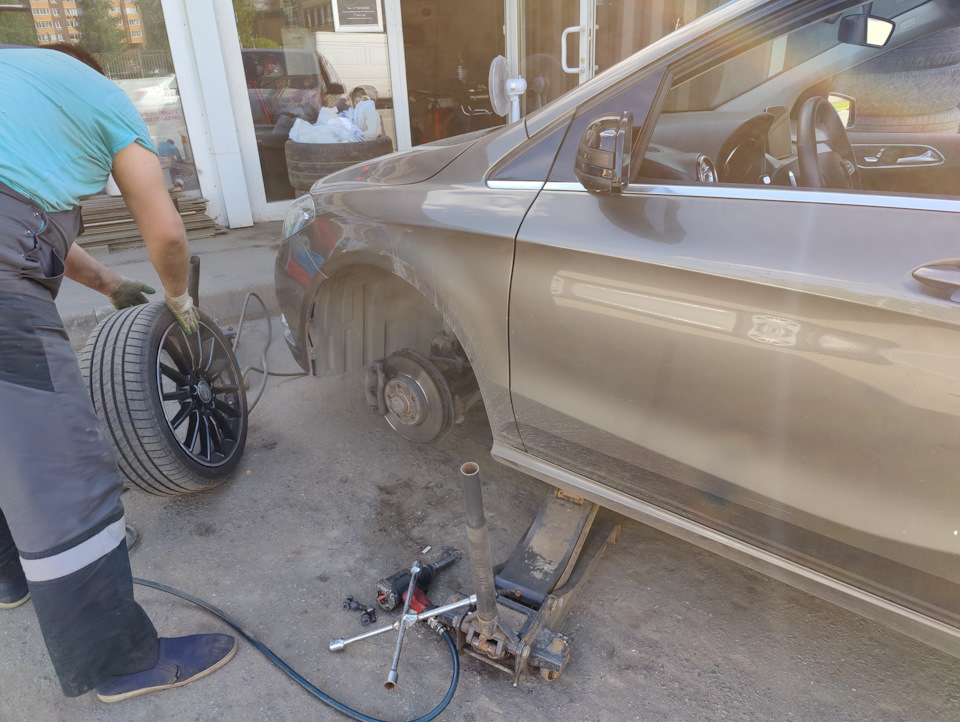 Ремонт: Выравнивание колесных дисков — Mercedes-Benz B-Class (W246), 1 ...