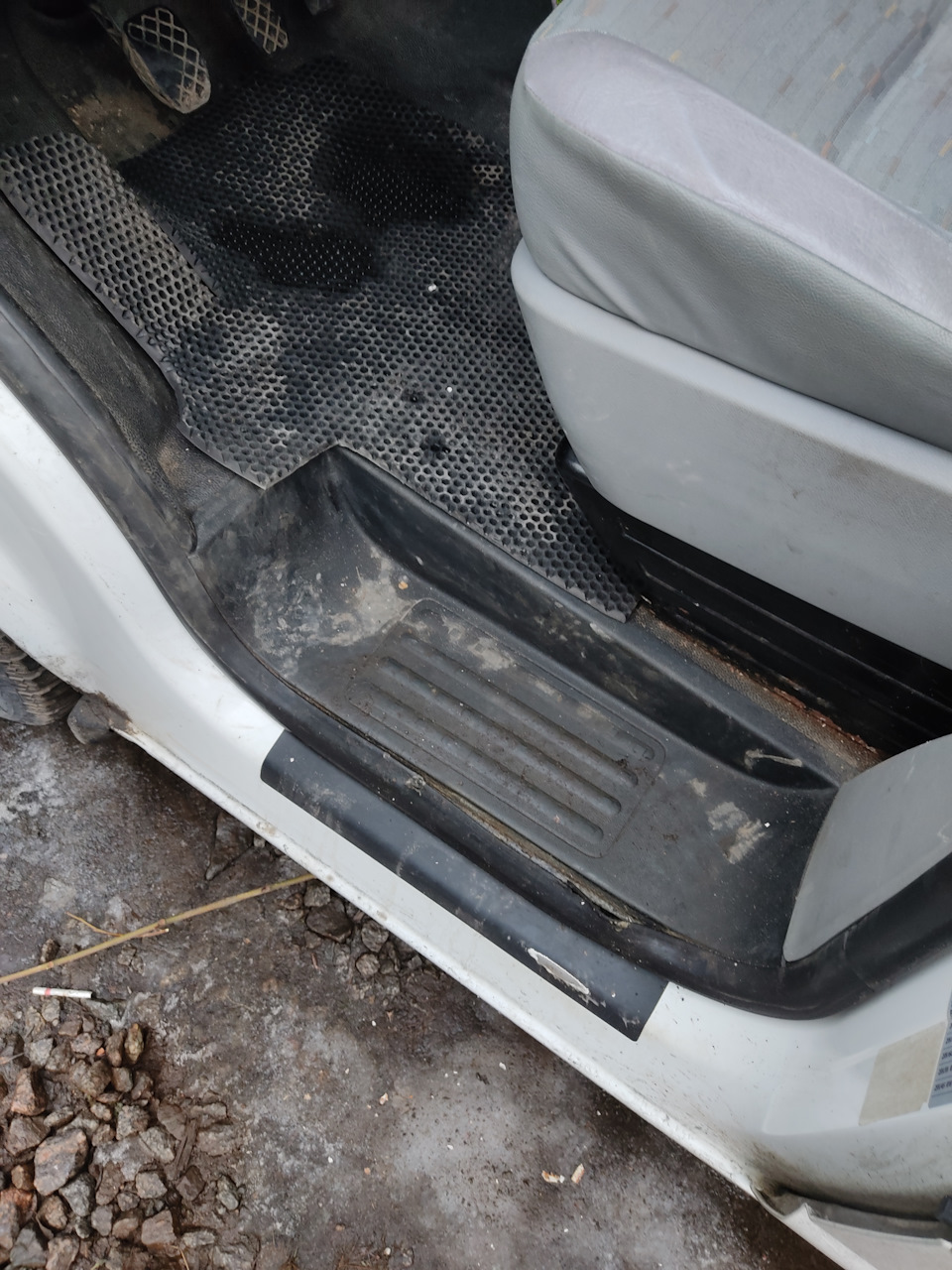 Как снять ступеньку — Volkswagen Transporter T5, 2 л, 2010 года ...