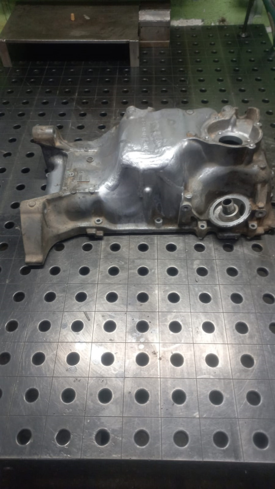Поддон двигателя R18A2 (масляный картер) на Honda Civic 4D (8G). Б/у ...
