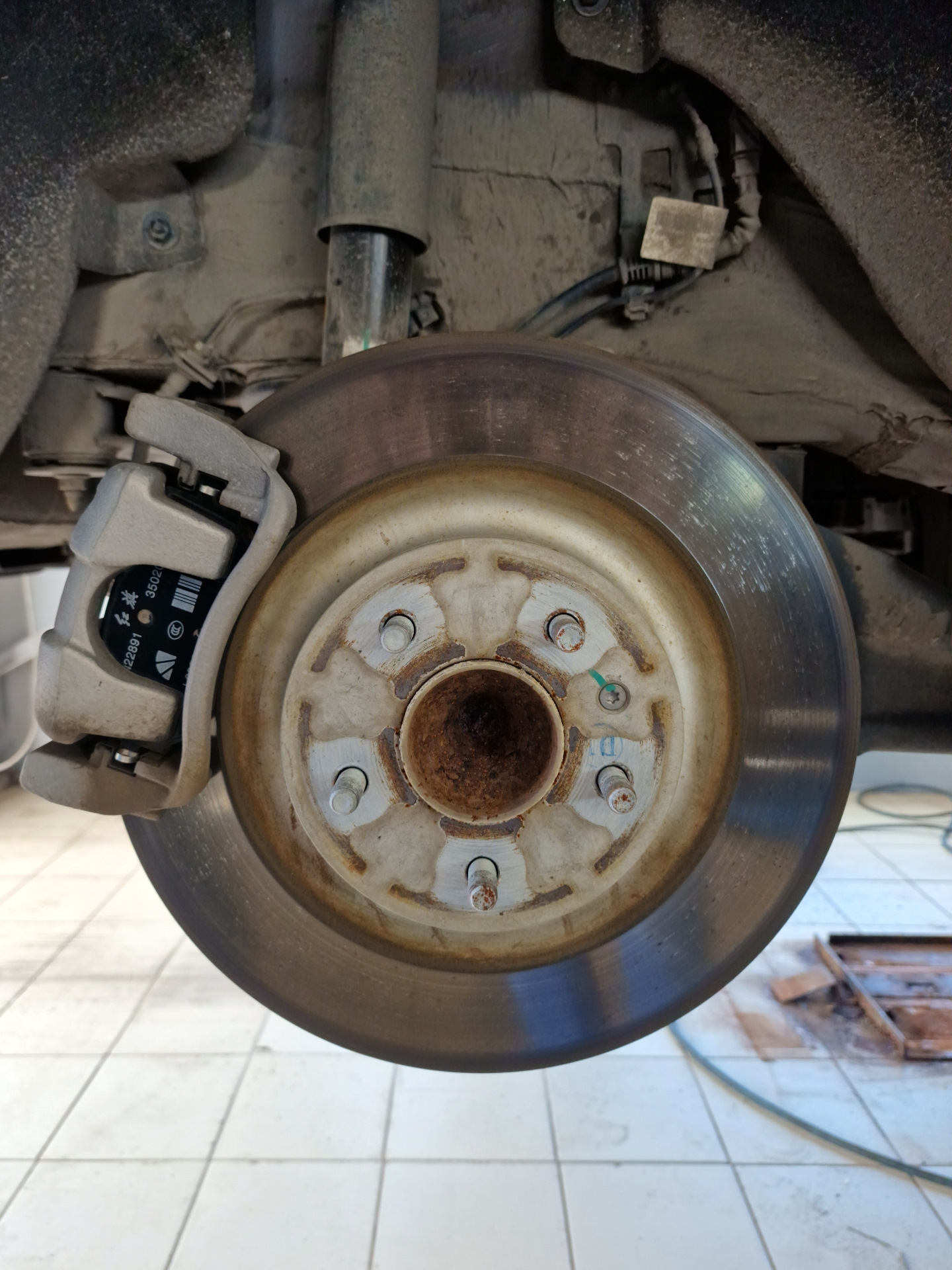 Фото в бортжурнале Hongqi E-QM5