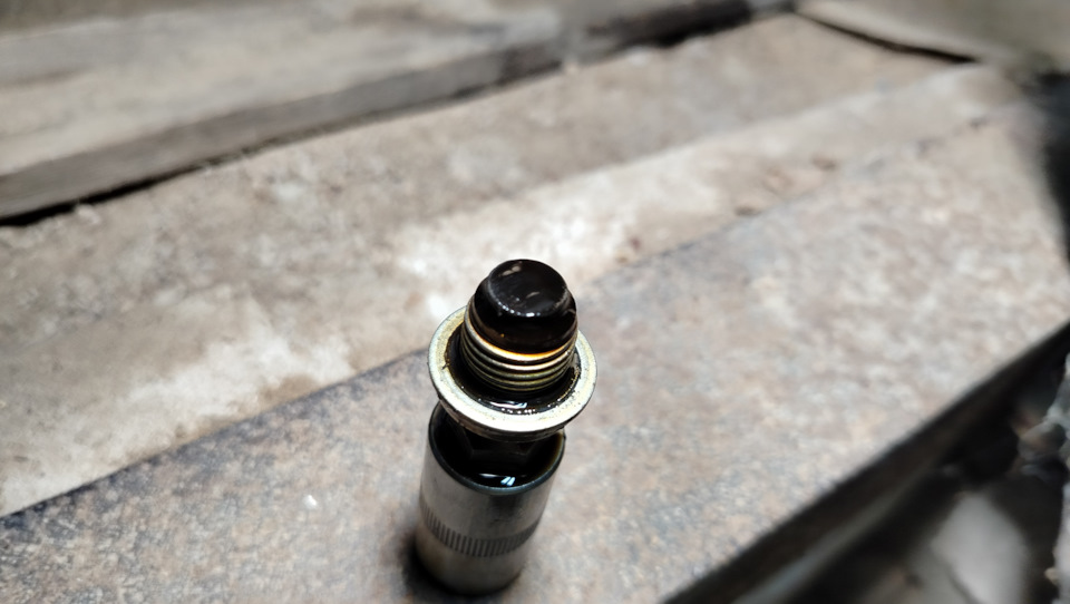 Вроде как на магните никакого криминала… — Renault Duster (1G)