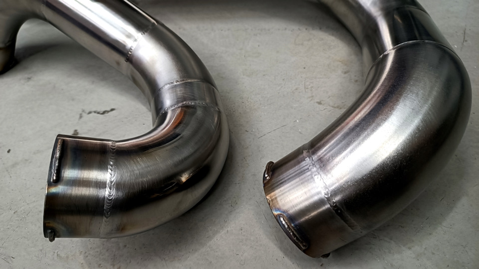 Пайпы после полировки. — Audi 100 (C3)