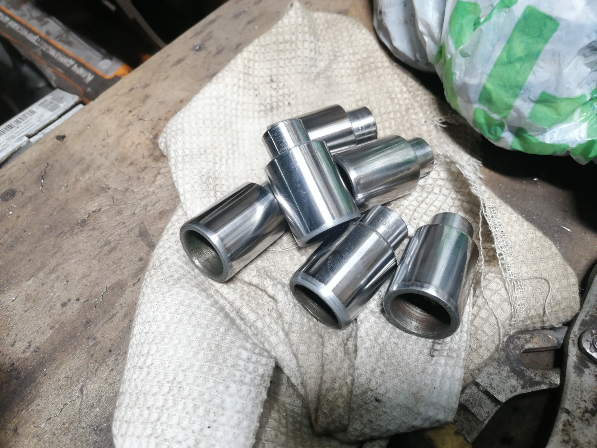 Подвеска — восстановление поршней тормозного суппорта — Lada 4x4 3D, 1 ...