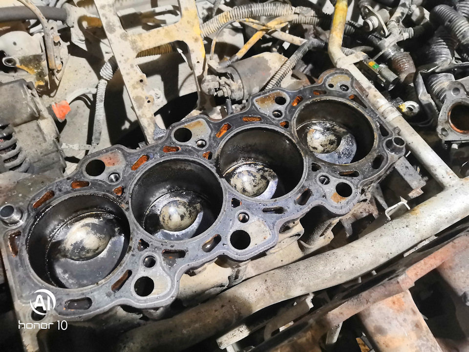 После 20мин ожиданий (вместо положенных 3 часов) — Mitsubishi Legnum