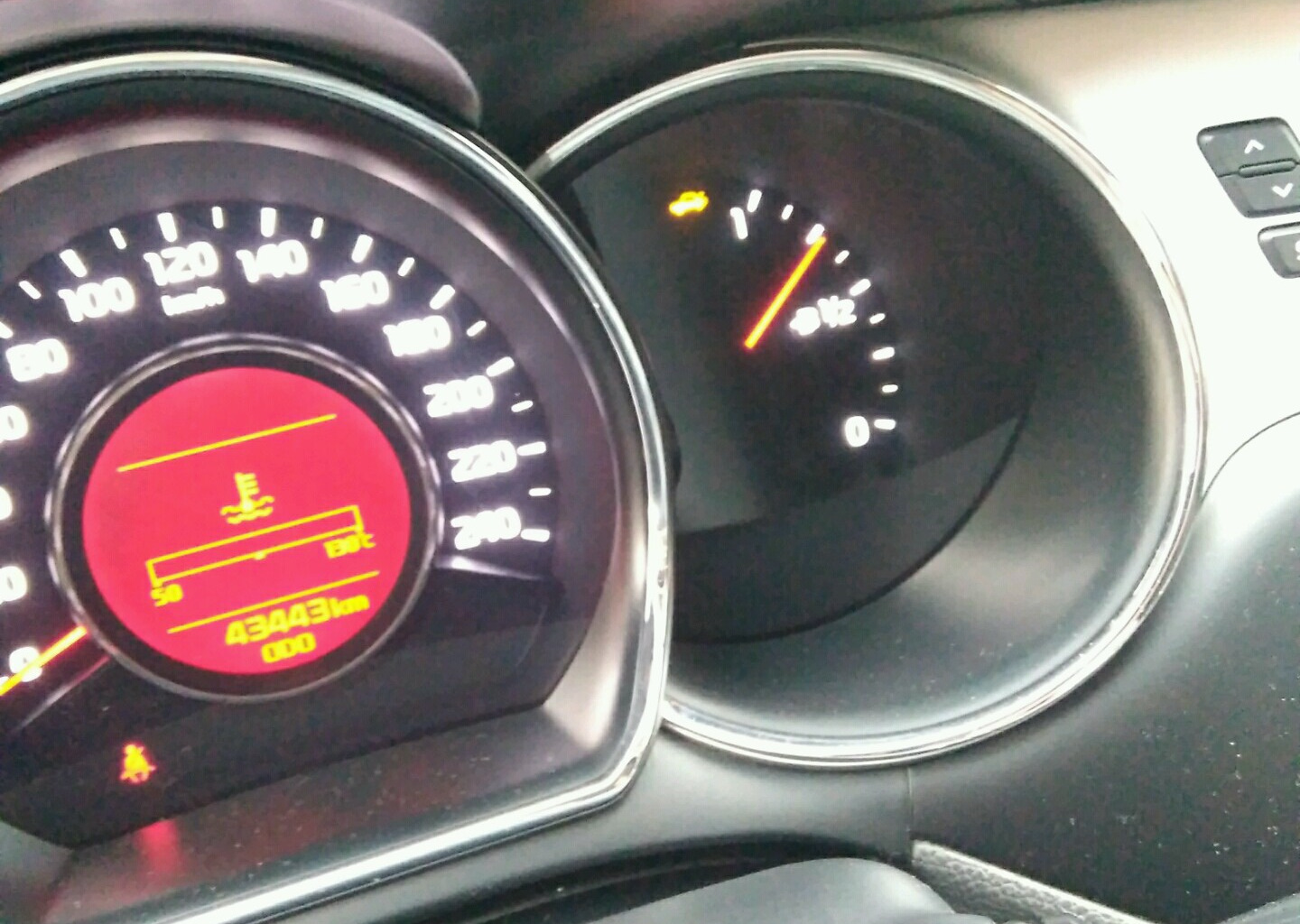 Индикатор охлаждающей жидкости киа рио 3. Индикатор уровня охлаждающей жидкости. Индикатор жидкости омывающей киа сид. Индикатор охлаждающей жидкости на панели приборов. Лампочка перегрева двигателя е60.