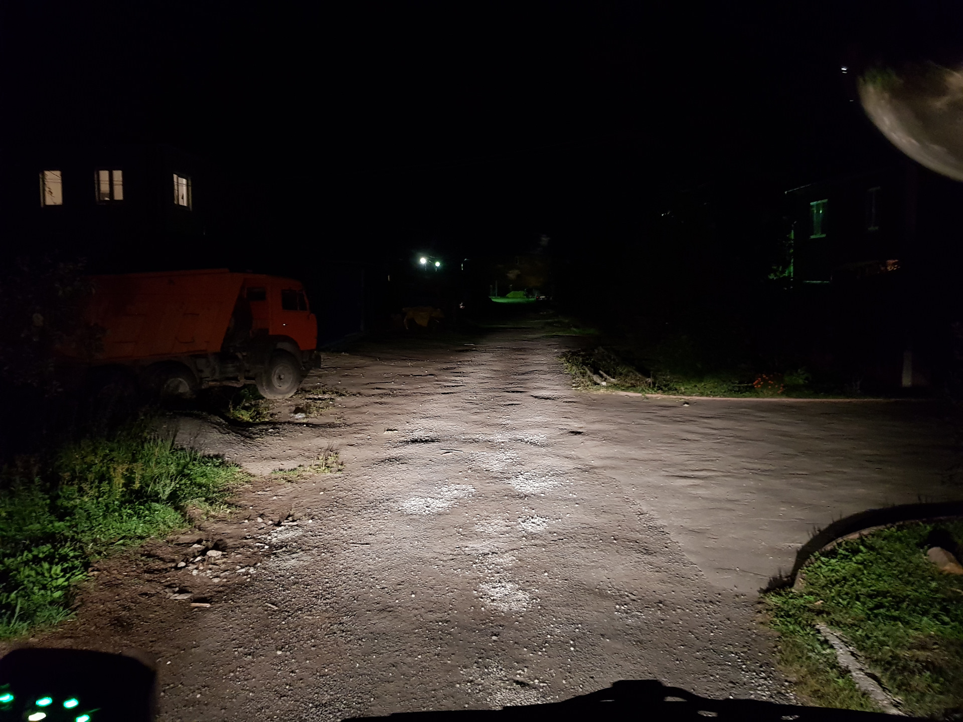 Новый свет на Actros / Замена галогена на LED в головном свете ...