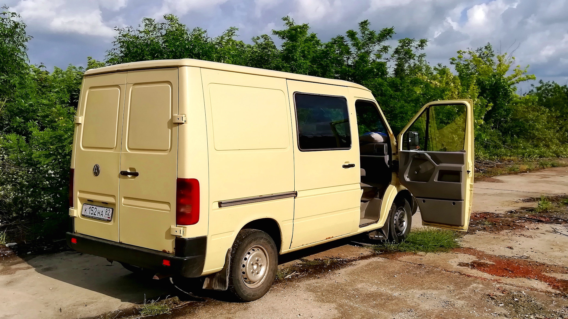 Volkswagen LT (2G) 2.5 дизельный 1998 | Песочный на DRIVE2