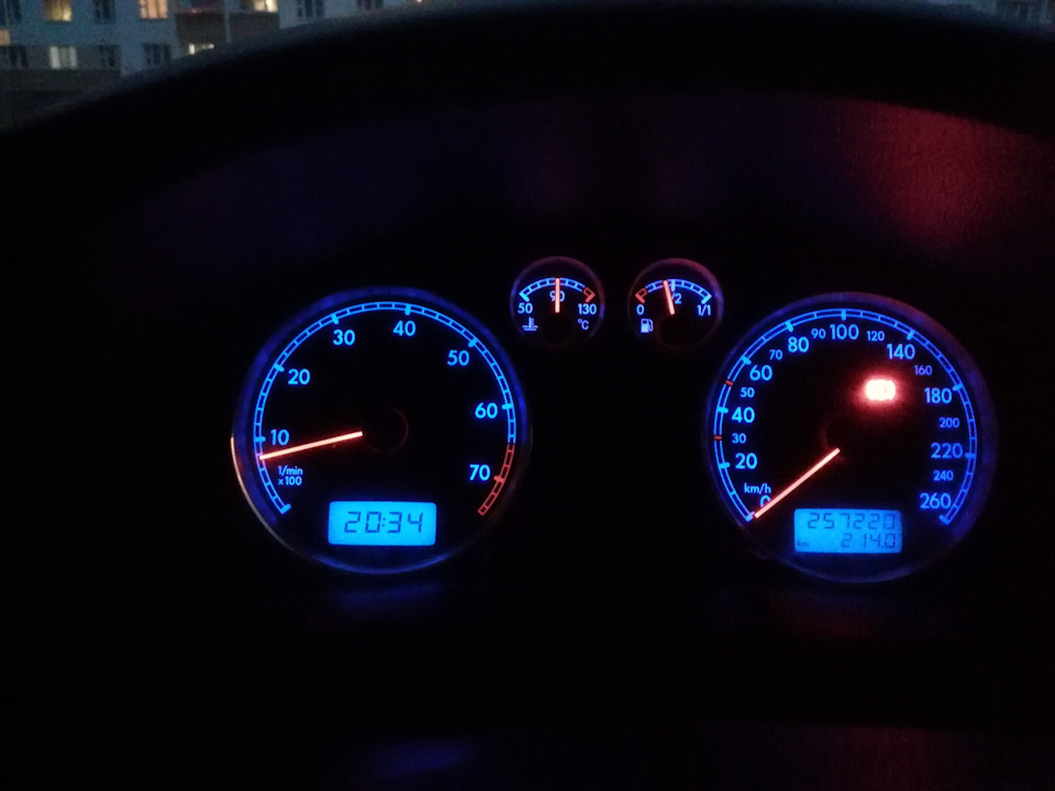 Замена приборной панели — Volkswagen Passat B5, 1,8 л, 2002 года ...