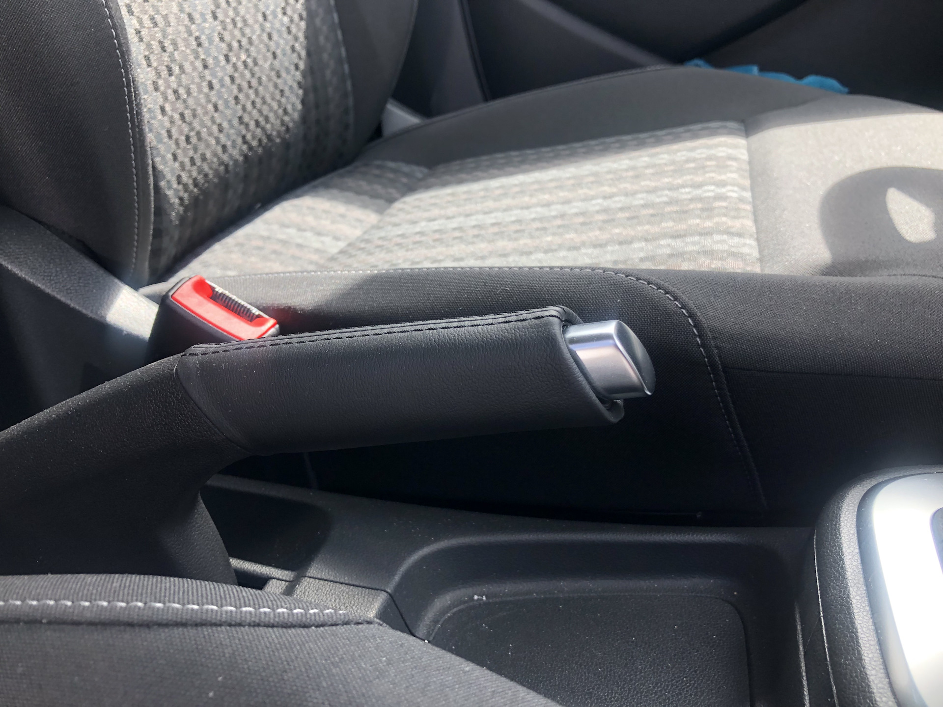 Кнопка ручника — Volkswagen Polo Sedan, 1,6 л, 2018 года | аксессуары ...