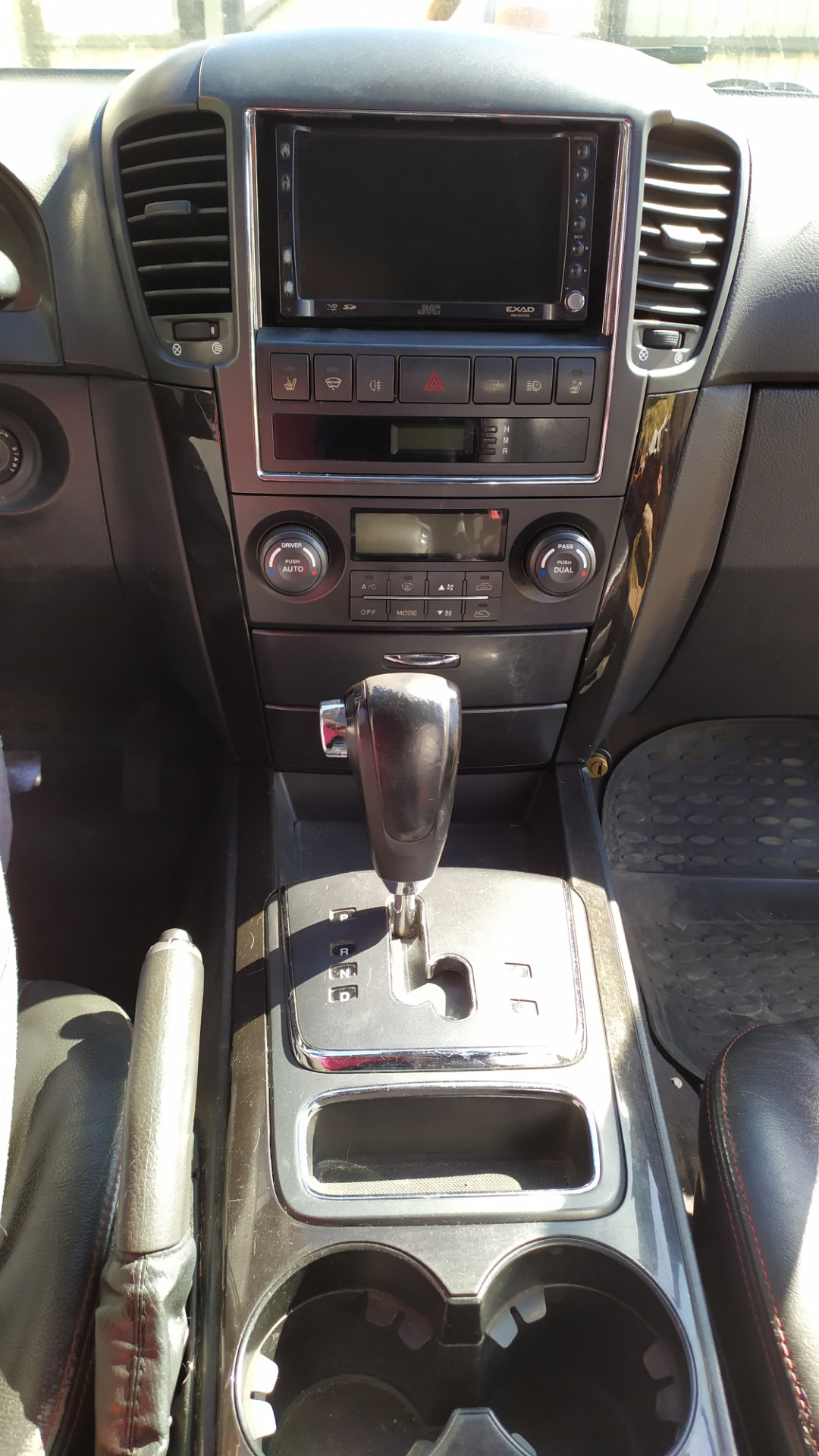 Как снять магнитолу киа соренто 2 хм Замена магнитолы Kia Sorento 06-09 - KIA Sorento (1G), 2,5 л, 2006 года электрон