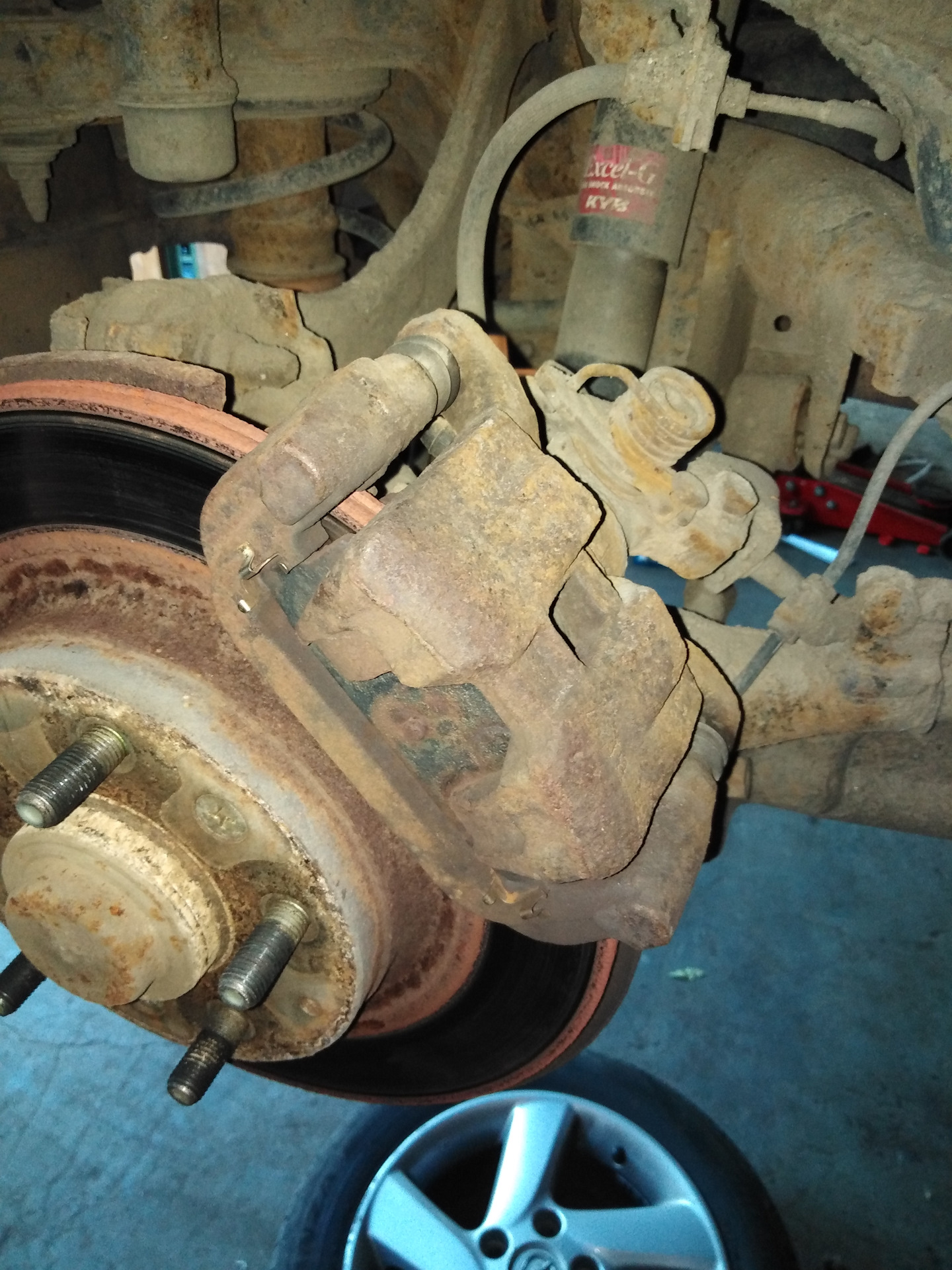 Куда ставить домкрат на весте - 93 фото