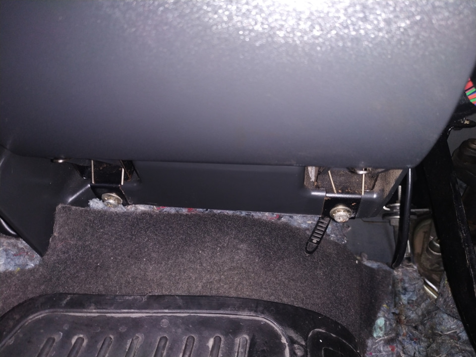 Help.Не могу открыть блок предохранителей на ВАЗ 2111 — Lada 21114, 1,6 ...