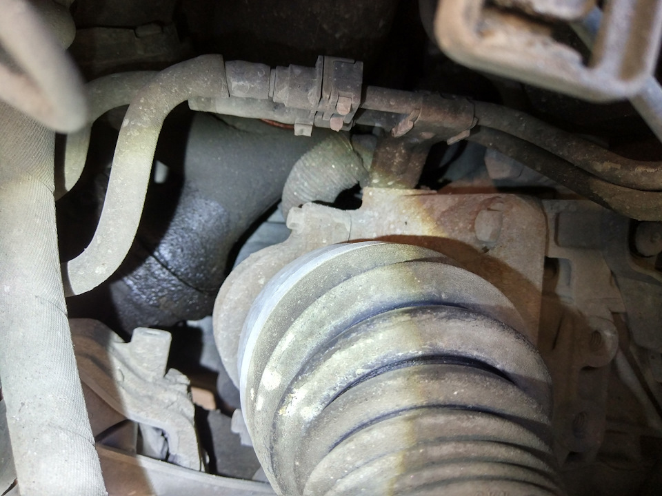 Запотевание масла в неизвестном месте — Volvo XC60 (1G), 2,4 л, 2010 ...