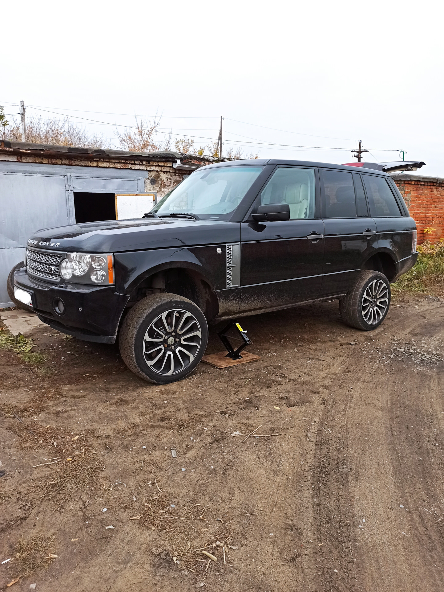 Шипуем ремонтными шипами — Land Rover Range Rover (3G), 4,2 л, 2009 ...