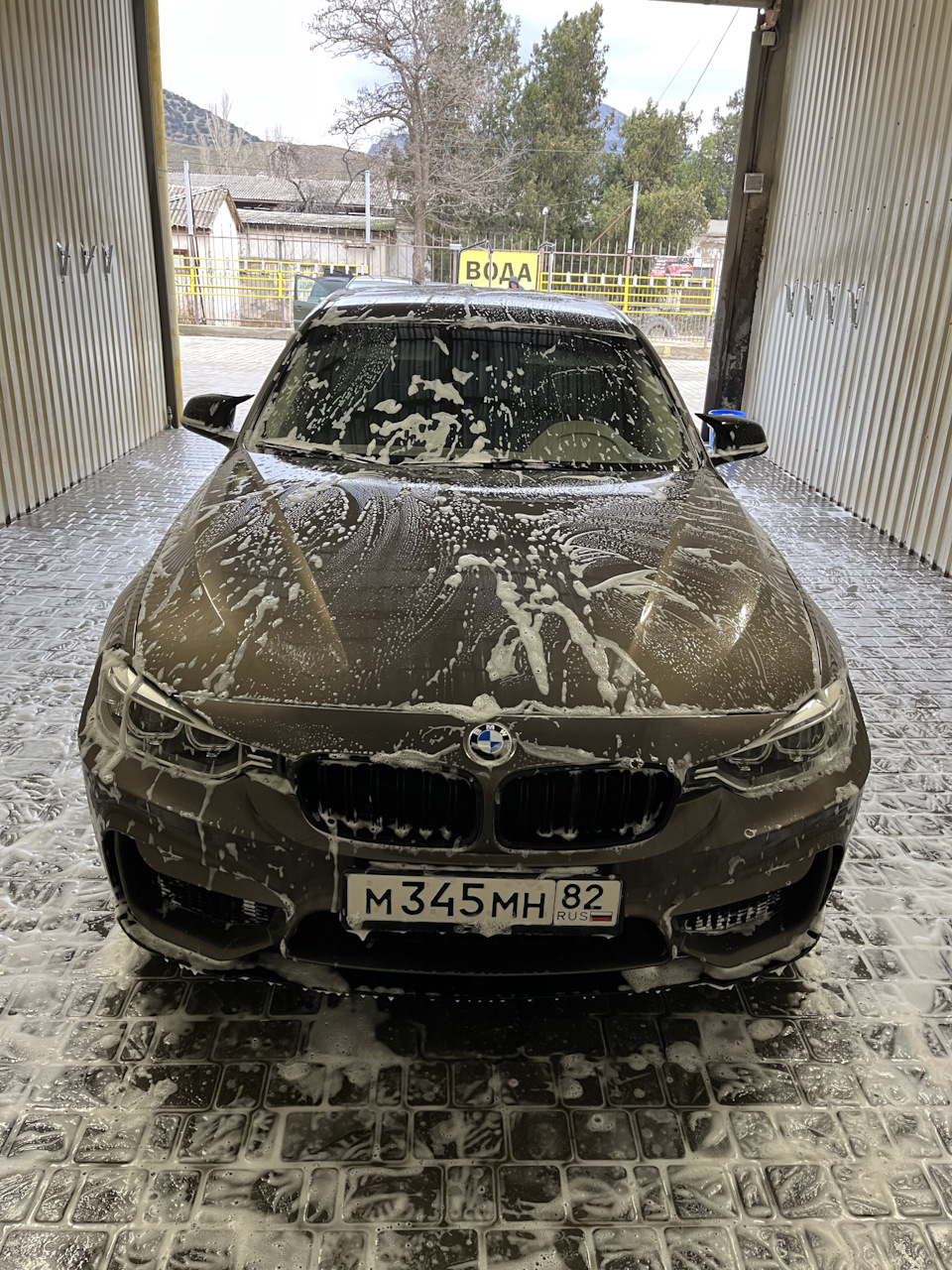 Замена лобового стекла и твёрдый воск — BMW 3 series (F30), 2 л, 2012 года  | своими руками | DRIVE2