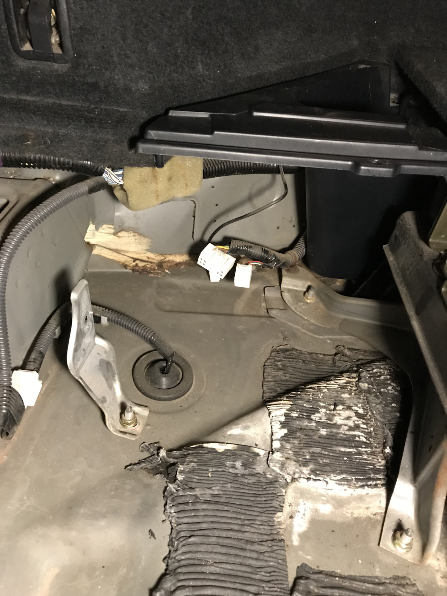 Застрял диск в блоке навигации — Lexus RX (2G), 3 л, 2003 года | другое ...