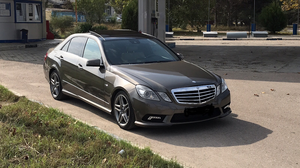 Mercedes w212 1.8. Мерседес 212 е 1,8. Mercedes Benz e200 w212 1.8 турбо. Мерседес 212 е500 2010. Е212 1.8.